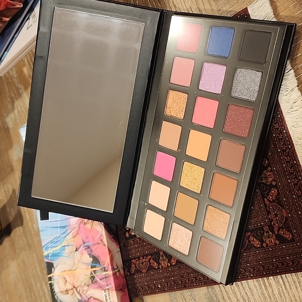 Kylie - Sipping Pretty Eyeshadow Palette